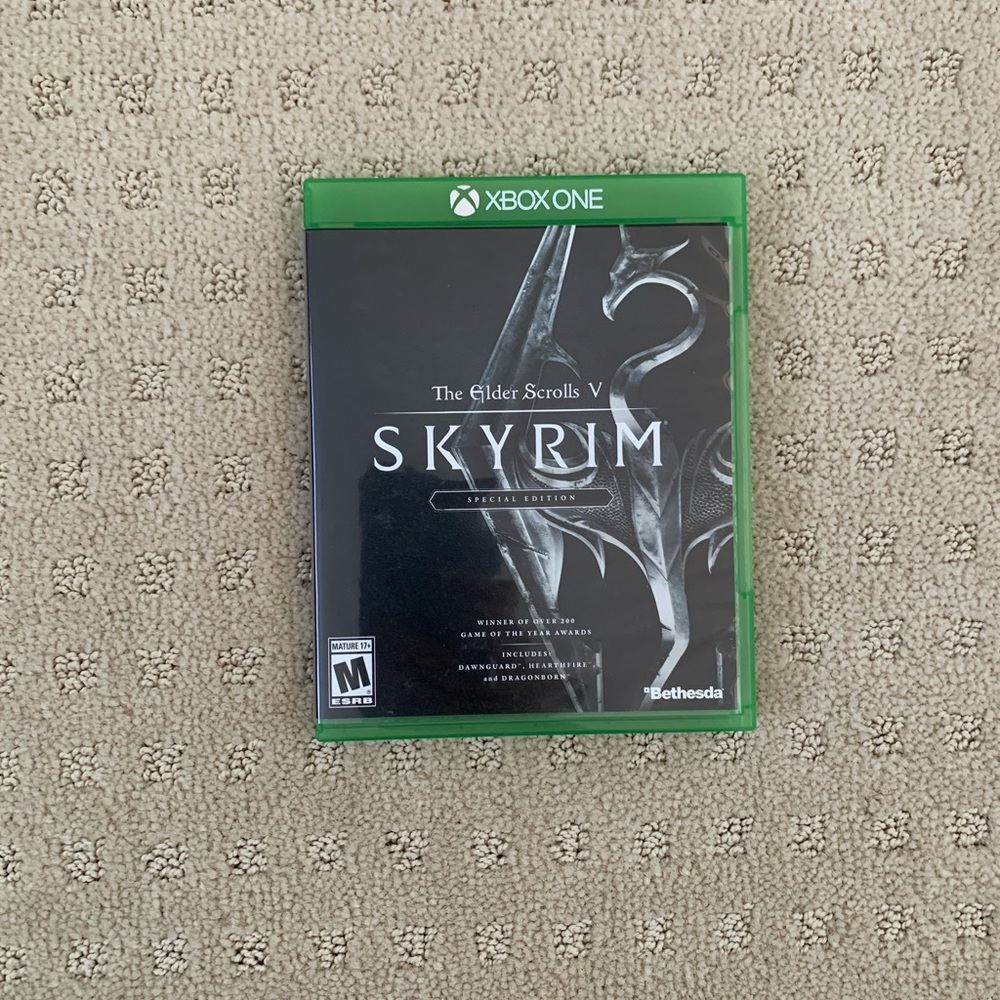 EUC The Elder Scrolls V: Skyrim Special Edition for Xbox One